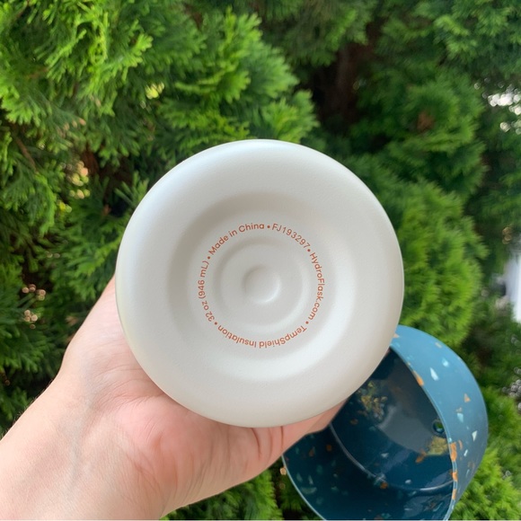 Last one! Special Edition Whole Foods HydroFlask - Sandalwood 32 oz Wide Mouth - Picture 7 of 13